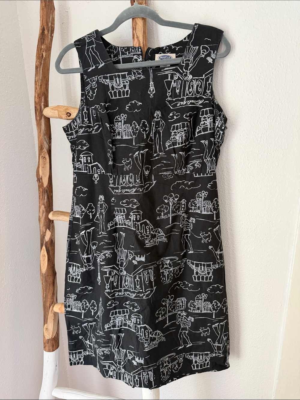 Austin Clothing Co. Black & White Chalk Printed Cotton Mini Sheath Dress Large